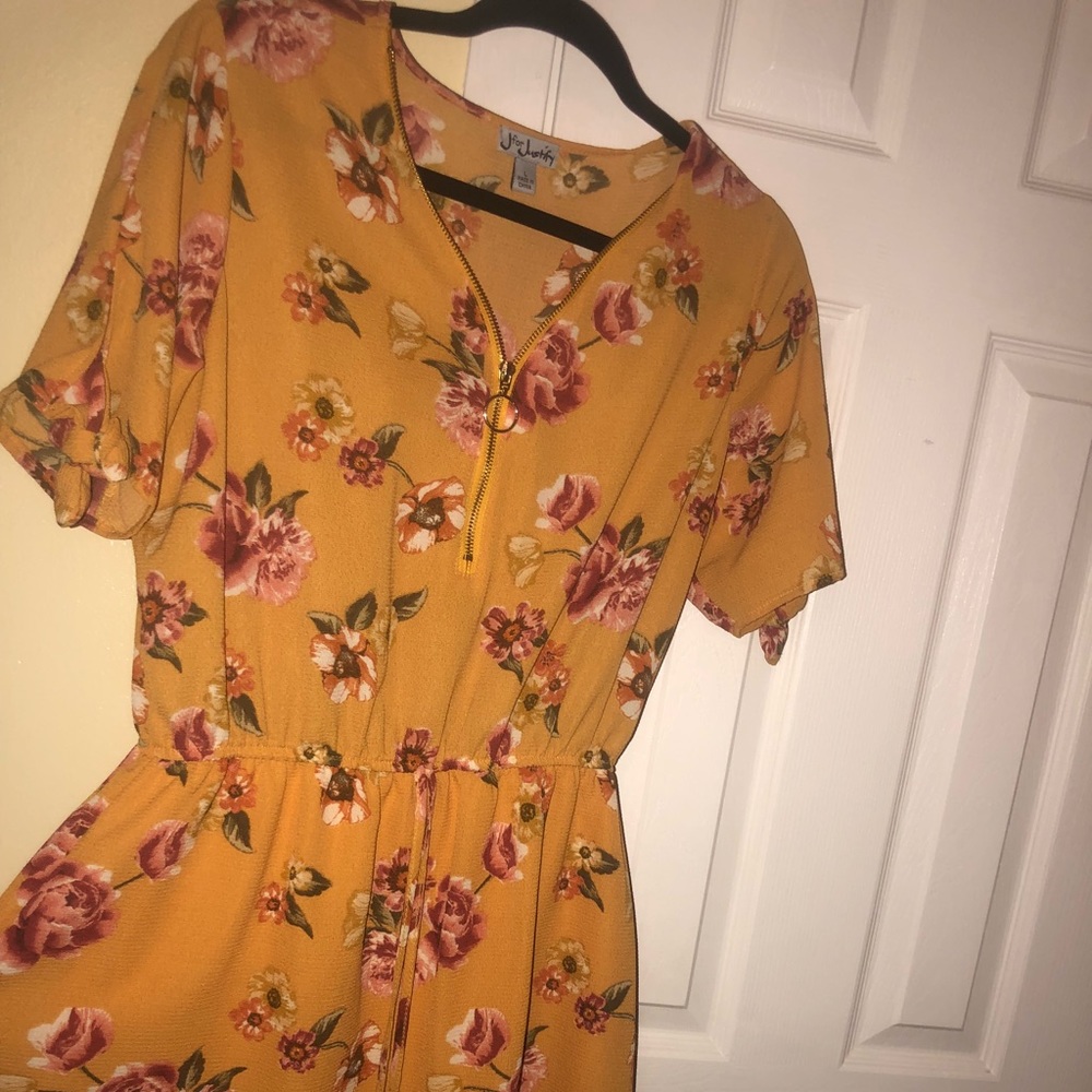 L/Floral knee length dress